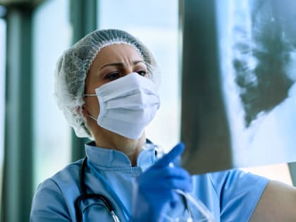 Мужчину с открытой формой туберкулеза отправили на лечение амурские приставы