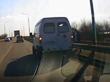 «Дорожный патруль» помог водителю скорой, которому стало плохо