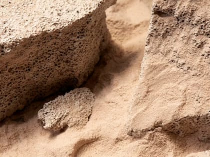 На космодроме Восточный монтажник получил тяжелую травму – его завалило песком