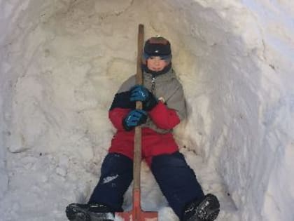 Снежный вертеп возводят возле храма Ксении Петербургской в Благовещенске