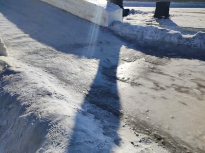 Уже разваливаются? Амурчане пожаловались на состояние горок в центре Благовещенске (фото)