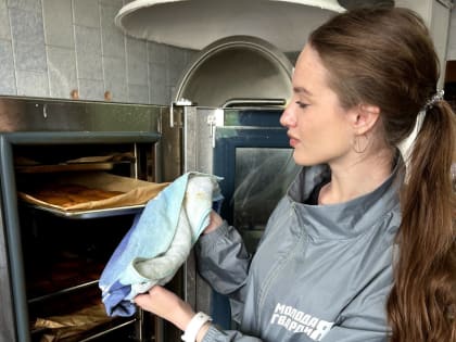 Молодогвардейцы изготовили пряники для бойцов СВО