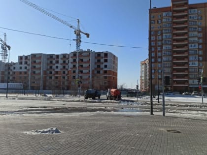 Лед, вода и техника: что происходит в микрорайоне после серьезного порыва (фоторепортаж)