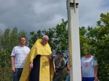 Молебен у поклонного креста на Змеиной горе