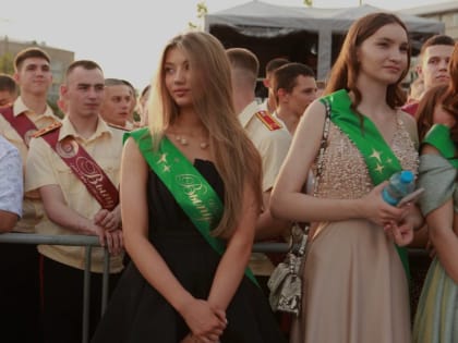 Последний звонок прозвенит в Благовещенске 24 мая, а выпускной запланирован на 28 июня