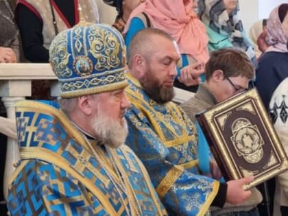 Глава Благовещенской епархии совершил Божественную литургию в праздник иконы Пресвятой Богородицы «Всех скорбящих Радость»