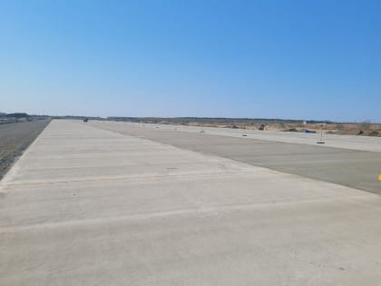 Минтранс региона показал строительство новой взлётно-посадочной полосы в аэропорту Благовещенска (фото)