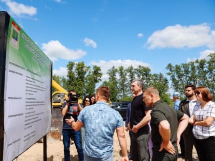 Ход строительства водозабора в Ивановке оценил губернатор Василий Орлов