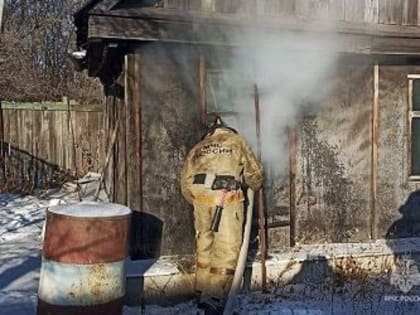 Тело мужчины нашли в горевшем доме в Благовещенске