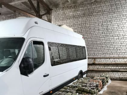 Амурские предприниматели передали выпускникам ДВОКУ антидроновые плащи. Как они работают