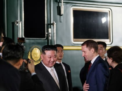 Главу  КНДР Ким Чен Ына встречали в Приморье красной ковровой дорожкой (фото)