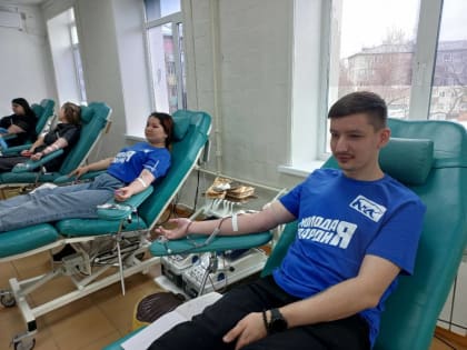 Активисты МГЕР провели акцию по сдаче донорской крови