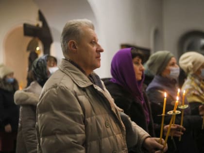 Архиепископ Лукиан возглавил молебен с акафистом у Албазинской иконы Божией Матери