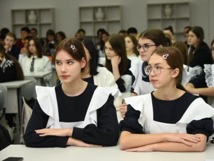 На Урок мужества в гимназию Свободного пришли ветераны и литераторы