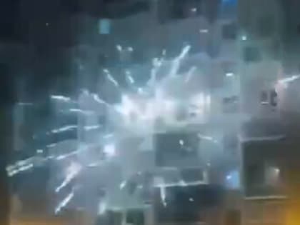 Из-за новогоднего фейерверка в многоэтажке случилось два пожара (видео)