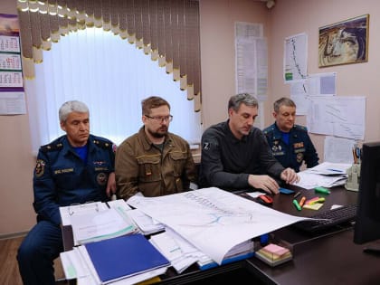 Губернатор Приамурья с места ЧП на руднике «Пионер»: принято решение бурить к людям скважину