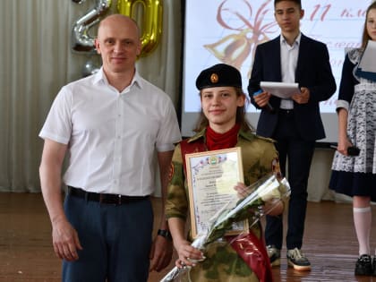 Председатель городской Думы Степан Попов поздравил выпускников школ