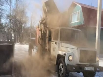 В Благовещенске горел мусоровоз