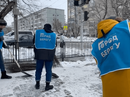 Благовещенские студенты выходят на очистку городских тротуаров по трудовому договору