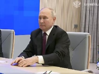 Владимир Путин подал документы в Центризбирком для участия в выборах