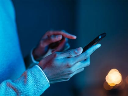 Подарок – бомба: подаренный бывшему таможеннику телефон использовали для покушения на него