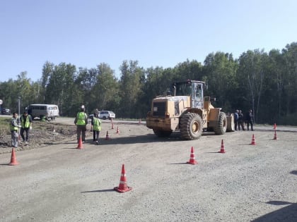 Благовещенских водителей просят быть внимательнее на трассе в аэропорт (фото)