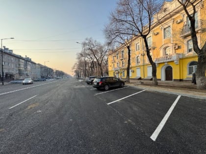 Новая спецмашина и экологичный материал: какие технологии применили в Благовещенске при ремонте дорог в прошлом году?