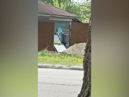 Жители Благовещенска пожаловались на притон рядом с лицеем