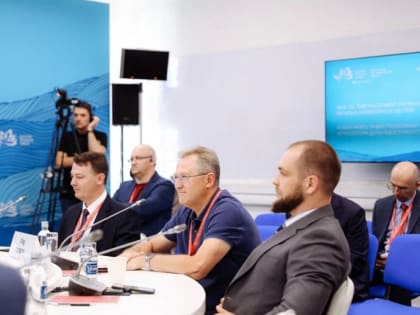 Переработать всю сою самим, обеспечить регион молоком  и запустить на поля дроны