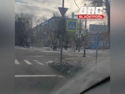 Благовещенский перекресток, на котором вторые сутки подряд бьются машины, теперь остался без работающего светофора