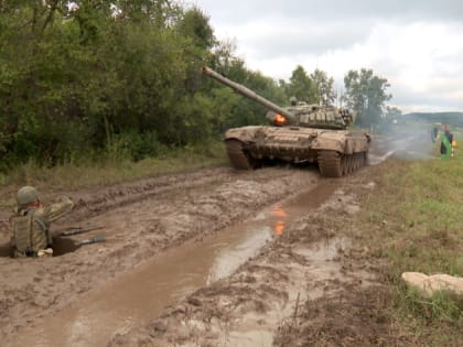Курс молодого бойца проходят первокурсники ДВОКУ