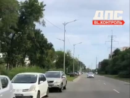 Благовещенцев предупреждают об открытом люке прямо на дороге