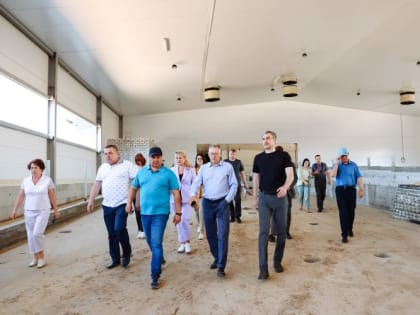 Стройплощадку молочной мегафермы посетил губернатор Амурской области