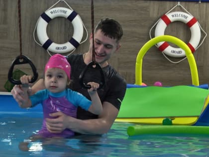 Юной благовещенке с ДЦП нужна помощь горожан, чтобы научиться ходить без поддержки взрослых и тренажеров