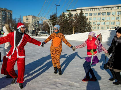 Кони, зайцы и Дед Морозы пробежались по набережной Благовещенска 1 января