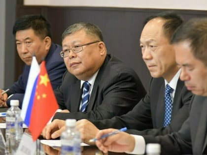 Пассажирские перевозки через международный мост, китайская клиника в Благовещенске: секретарь Горкома КПК Хэйхэ побывал в Приамурье