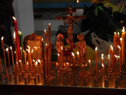 Архиепископ Благовещенский и Тындинский Лукиан совершил божественную литургию в Неделю Святых Жен-Мироносиц