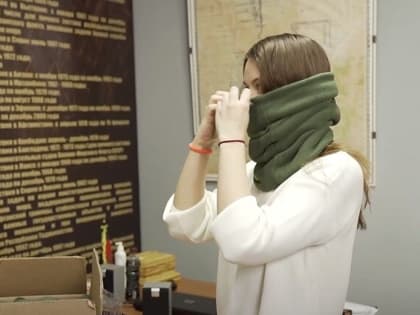 Воспитанники Благовещенского детского дома сшили шарфы-баффы для бойцов в зоне СВО