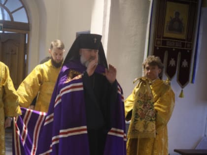 В Неделю 29-ю по Пятидесятнице архиепископ Лукиан возглавил Божественную литургию в Благовещенском кафедральном соборе