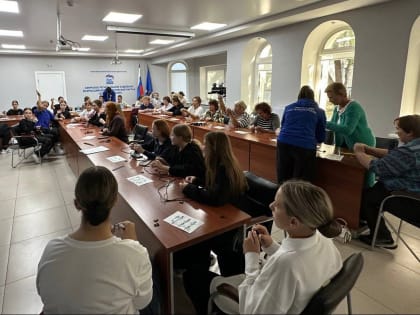 Амурские молодогвардейцы учат изготовлению военных аксессуаров