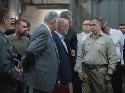 Юрий Трутнев побывал на бронетанковом заводе в Амурской области и дал важные распоряжения