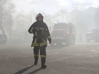 Пожарные отстояли у огня жилой дом в Свободном