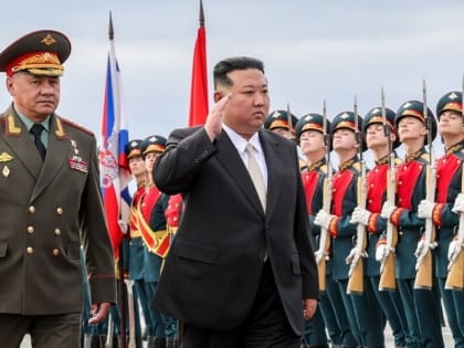 Ким Чен Ын прибыл на аэродром Кневичи в Приморье