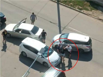 «Побили, в машину затолкали». Житель микрорайона «Тепличный» в Благовещенске стал свидетелем похищения человека