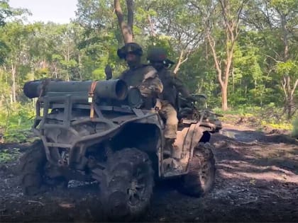Автомобили высокой проходимости и квадрокоптеры отправили амурским военным в зону СВО