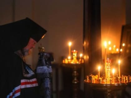 Архиепископ Лукиан совершил Великое повечерие с чтением покаянного канона Андрея Критского в Гавриило-Архангельском храме подворья Свято-Троицкого епархиального мужского монастыря 