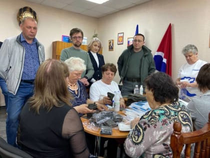 Волонтёры Прогресса изготавливают «сухой душ» для бойцов СВО