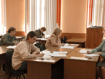 Испытано на себе: родители амурских школьников сдали ЕГЭ