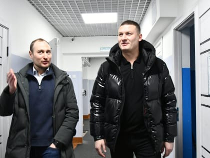 Депутат Роман Кобыльцов посетил городскую спортивную школу