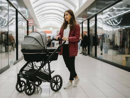 Благовещенцам рассказали о их правах при посещении магазинов с детскими колясками